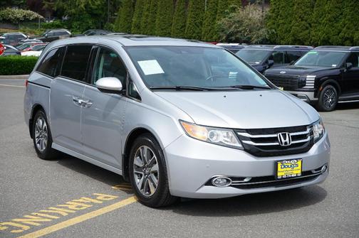 Alabaster Silver Metallic 2014 Honda Odyssey Touring
