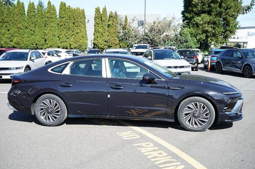 2025 Hyundai SONATA Hybrid Limited