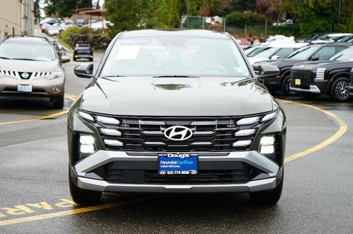 Green 2025 Hyundai TUCSON SE