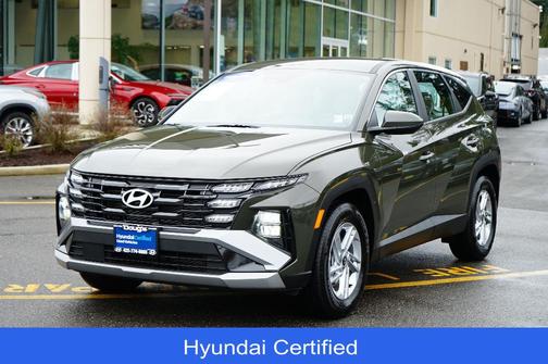 Green 2025 Hyundai TUCSON SE