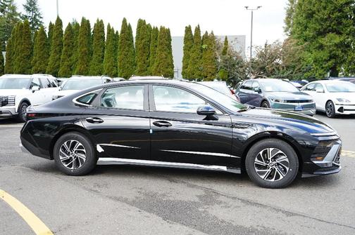 2026 Hyundai SONATA Hybrid Blue