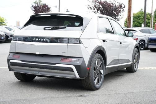 2026 Hyundai IONIQ 5 SE