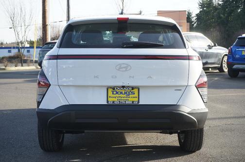 2026 Hyundai KONA SE