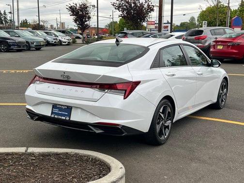 2021 Hyundai ELANTRA SEL