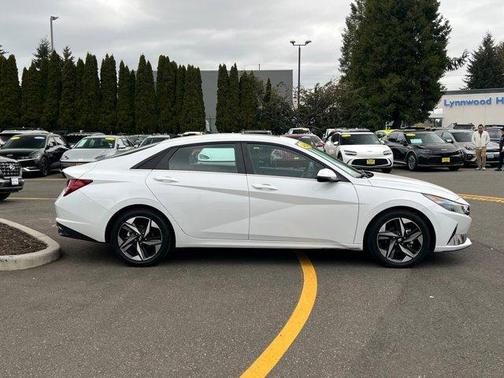 2021 Hyundai ELANTRA SEL