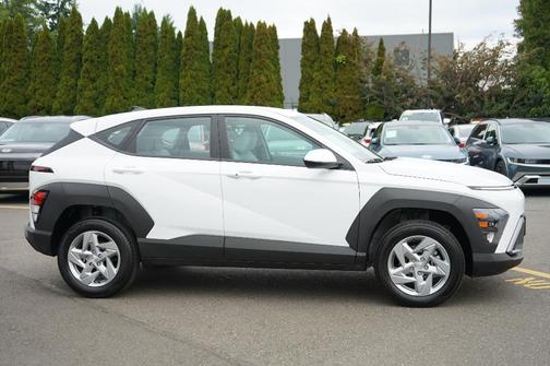 2024 Hyundai KONA SE