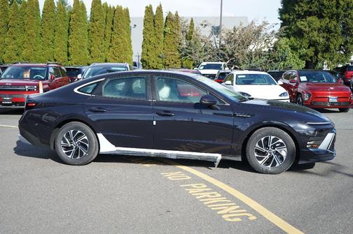 2026 Hyundai SONATA Hybrid Blue