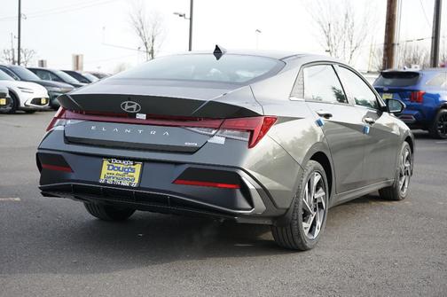 2025 Hyundai ELANTRA HEV Limited