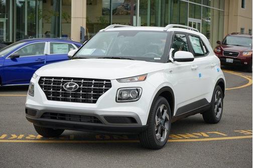 2025 Hyundai VENUE SEL