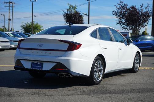 2022 Hyundai SONATA SEL
