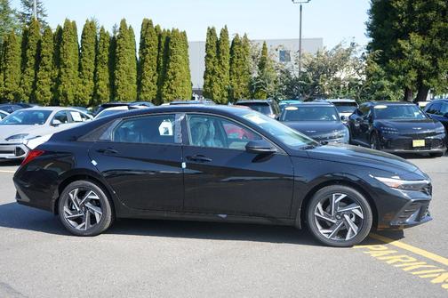 2025 Hyundai ELANTRA HEV SEL