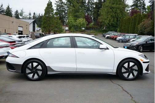 2024 Hyundai IONIQ 6 SE Standard Range