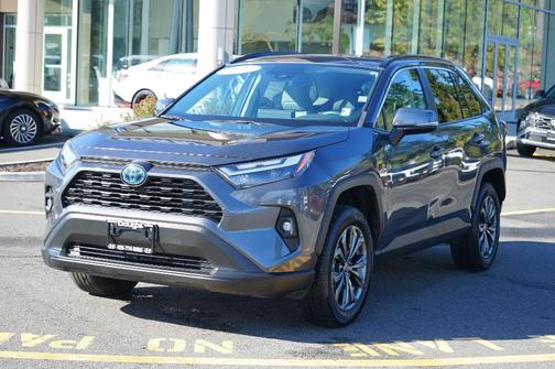 2022 Toyota RAV4 Hybrid XLE Premium