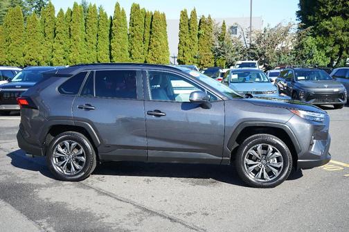 2022 Toyota RAV4 Hybrid XLE Premium