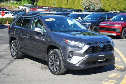 2022 Toyota RAV4 Hybrid XLE Premium