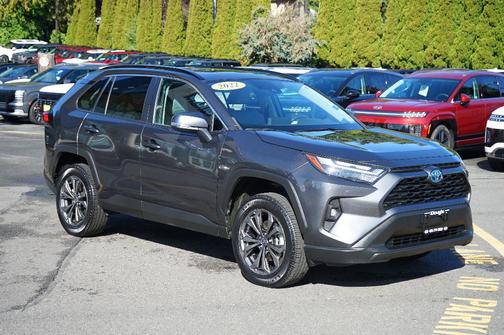 2022 Toyota RAV4 Hybrid XLE Premium
