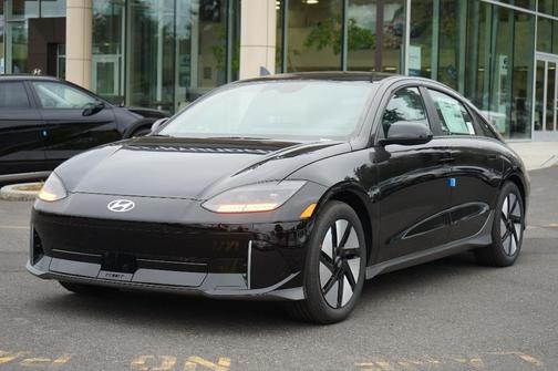 2025 Hyundai IONIQ 6 SE