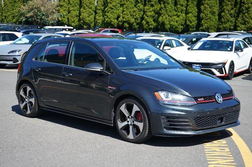 2016 Volkswagen Golf GTI 2.0T SE w/Performance Package 4-Door
