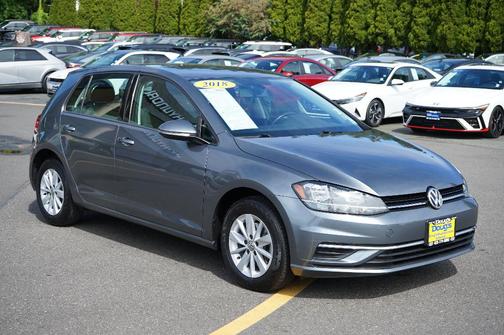 2018 Volkswagen Golf TSI S