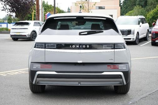 2026 Hyundai IONIQ 5 SE