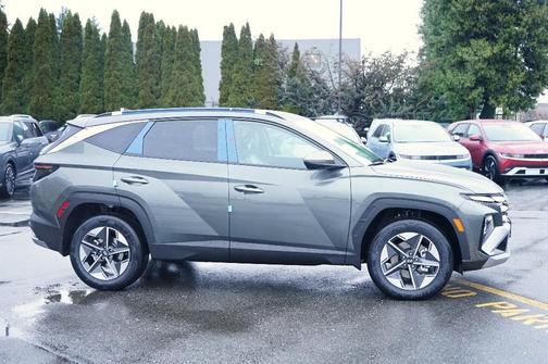 Amazon Gray 2026 Hyundai TUCSON Hybrid SEL Convenience