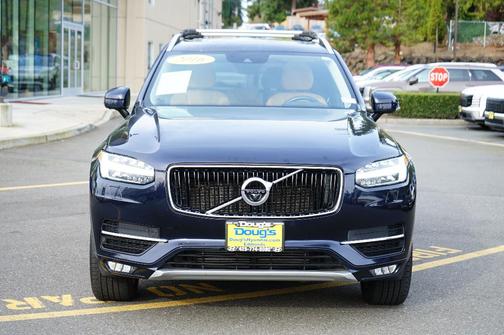 2016 Volvo XC90 T6 Momentum