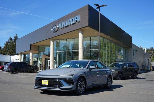 2025 Hyundai SONATA Hybrid SEL