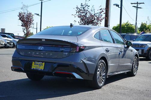 2025 Hyundai SONATA Hybrid SEL