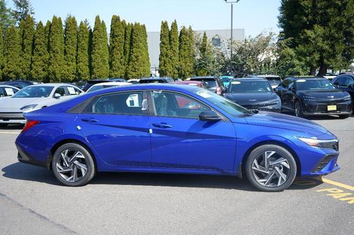 2025 Hyundai ELANTRA HEV SEL