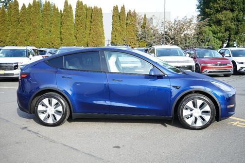 2024 Tesla Model Y Long Range