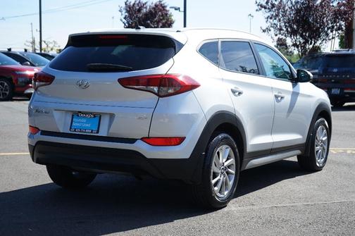 Molten Silver 2017 Hyundai TUCSON SE
