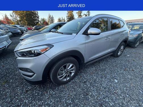 Molten Silver 2017 Hyundai TUCSON SE