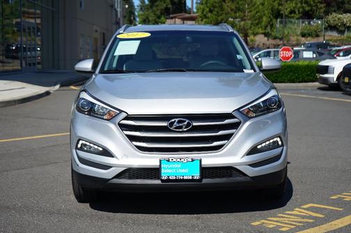 Molten Silver 2017 Hyundai TUCSON SE