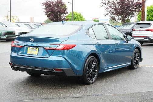 Ocean 2025 Toyota Camry SE