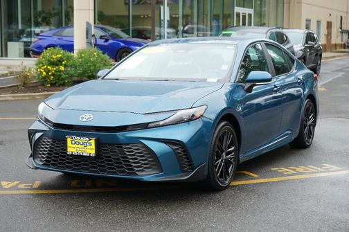 Ocean 2025 Toyota Camry SE