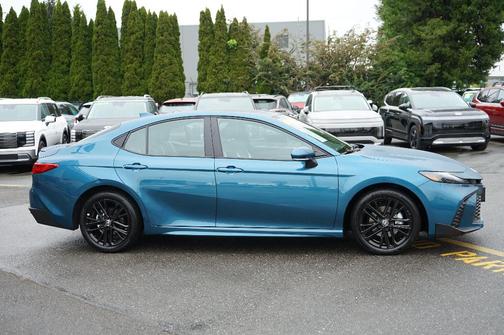 Ocean 2025 Toyota Camry SE