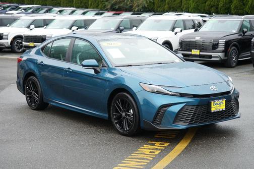 Ocean 2025 Toyota Camry SE