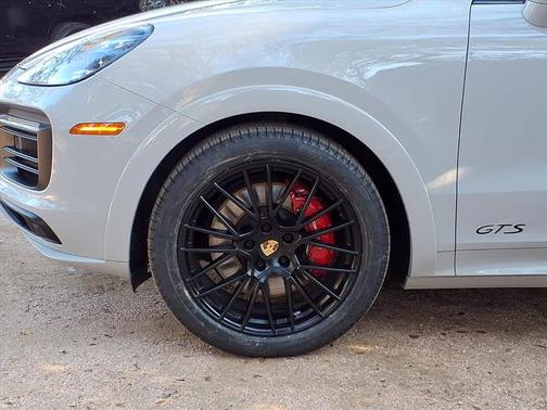 2023 Porsche Cayenne GTS