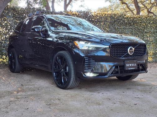 2024 Volvo XC60 B5 Ultimate Dark Theme