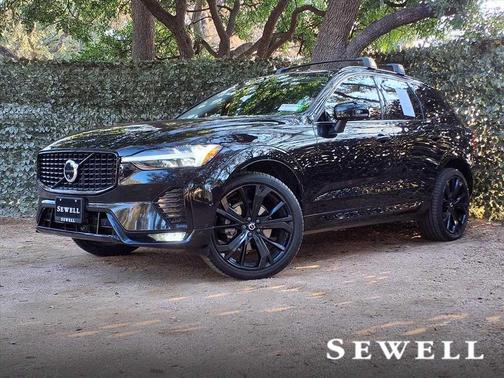 2024 Volvo XC60 B5 Ultimate Dark Theme