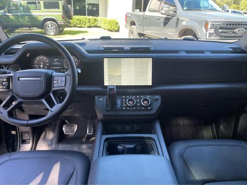 2024 Land Rover Defender P400 X