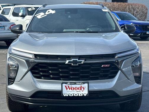 Sterling Gray Metallic 2024 Chevrolet Trax FWD 2RS