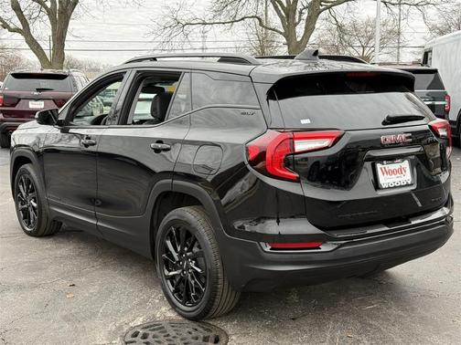2023 GMC Terrain SLT