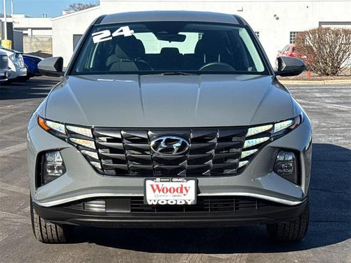 2024 Hyundai TUCSON SE