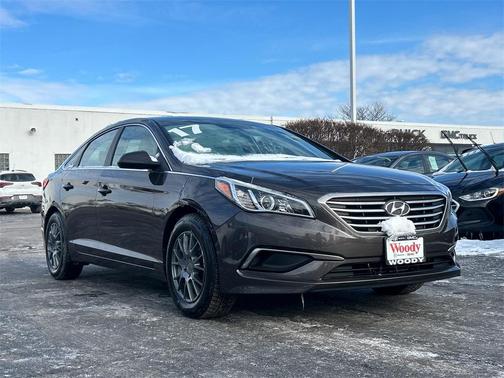 2017 Hyundai SONATA SE