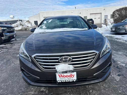 2017 Hyundai SONATA SE