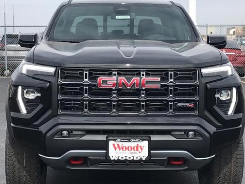 2025 GMC Canyon AT4