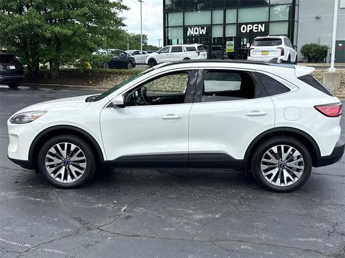 2022 Ford Escape Titanium