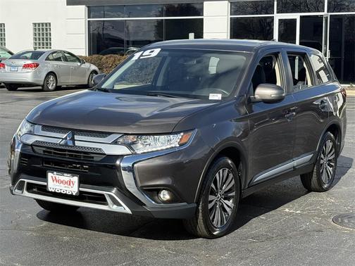 2019 Mitsubishi Outlander SE