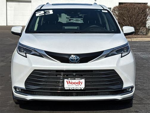 2023 Toyota Sienna Platinum 7 Passenger